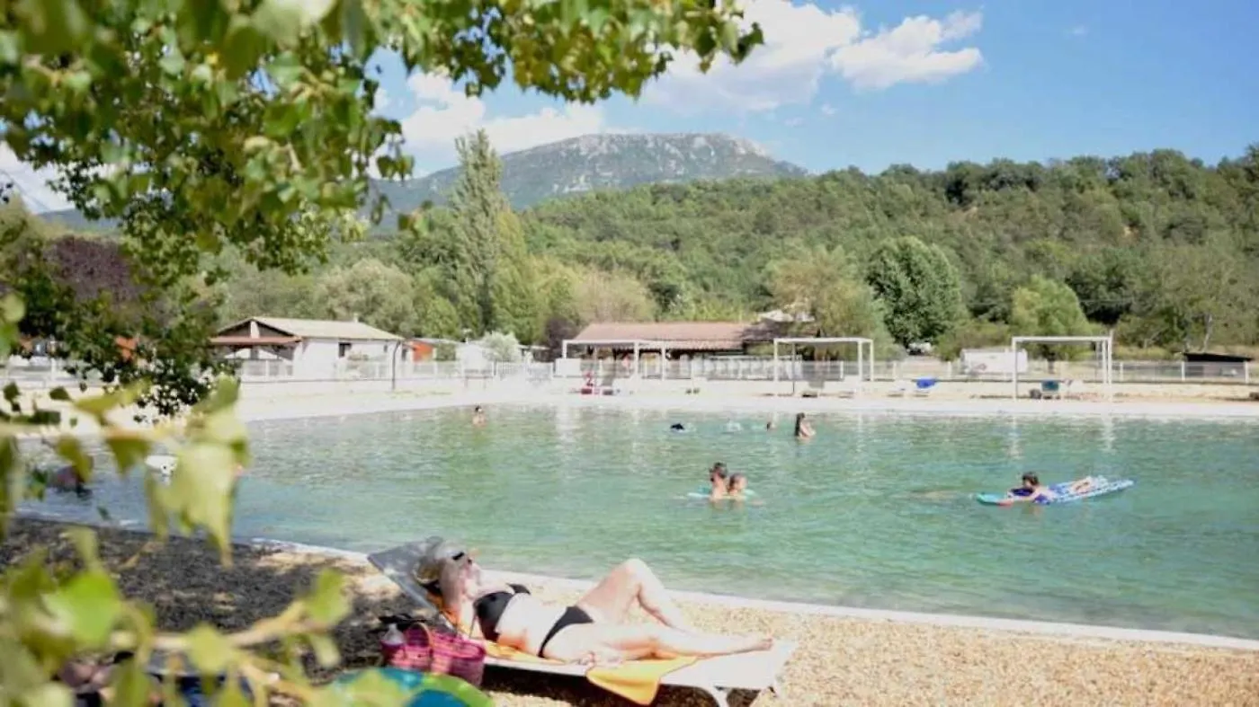 Camping 3 Etoiles - Piscine - Ccbaehg Mezel  Campsite Mezel (Alpes-de-Haute-Provence)