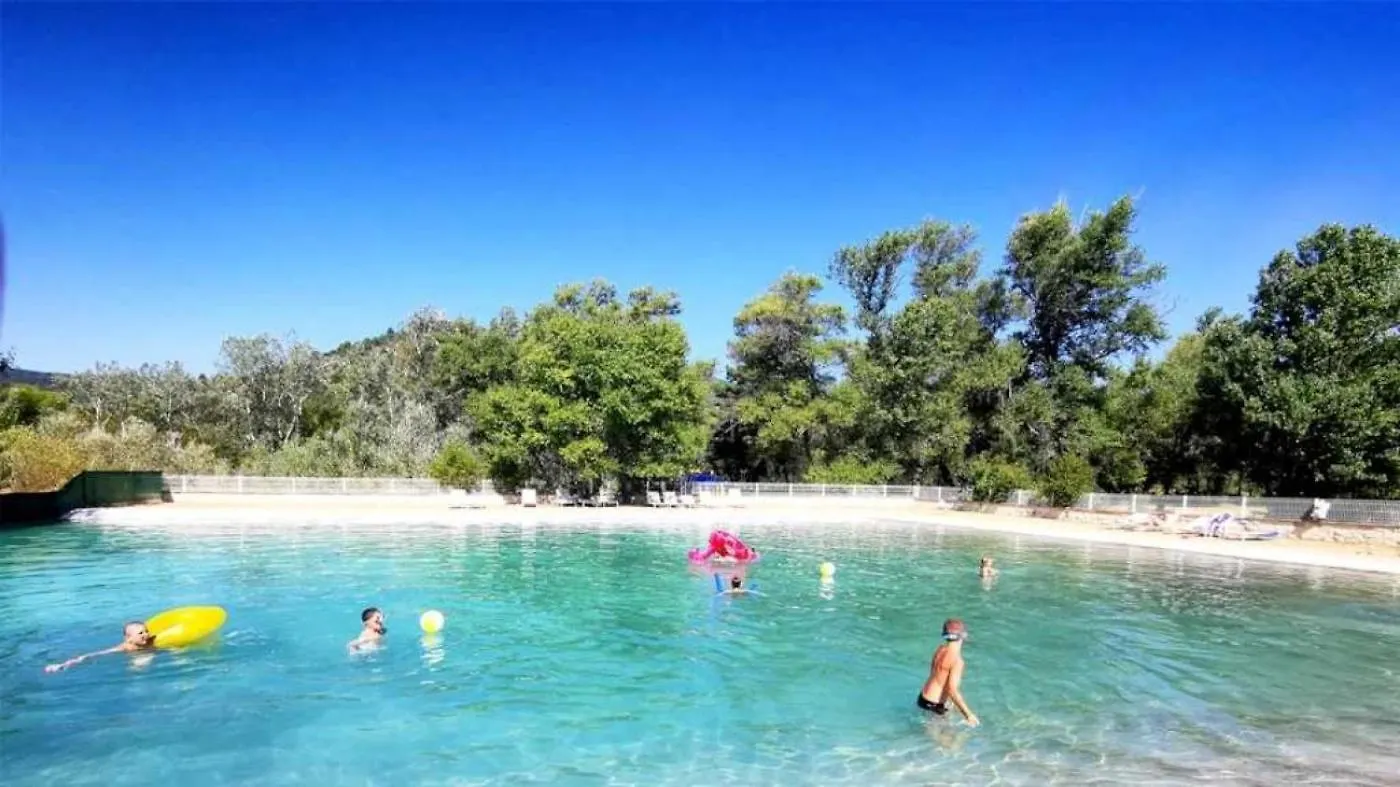 Camping 3 Etoiles - Piscine - Ccbaehg Mezel  Campsite Mezel (Alpes-de-Haute-Provence)